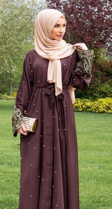 1636215127-akhawat-abaya-centre-2.jpg